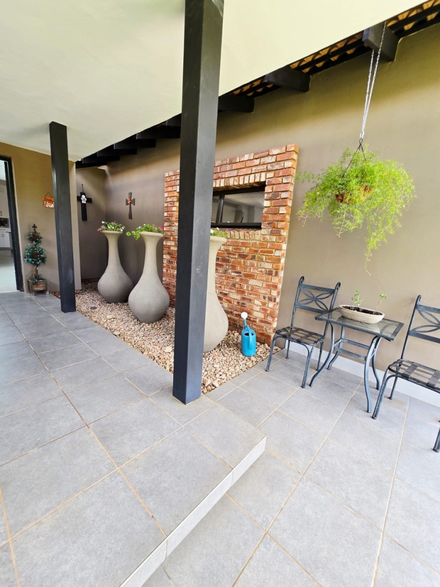 3 Bedroom Property for Sale in Wilkoppies North West